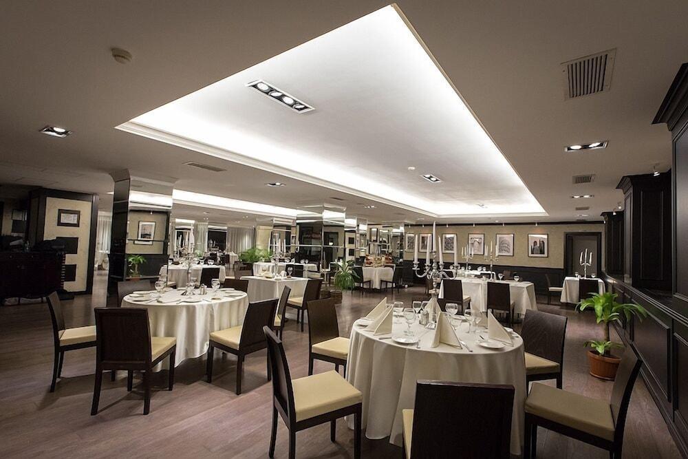 Ramada Iasi City Center Ngoại thất bức ảnh