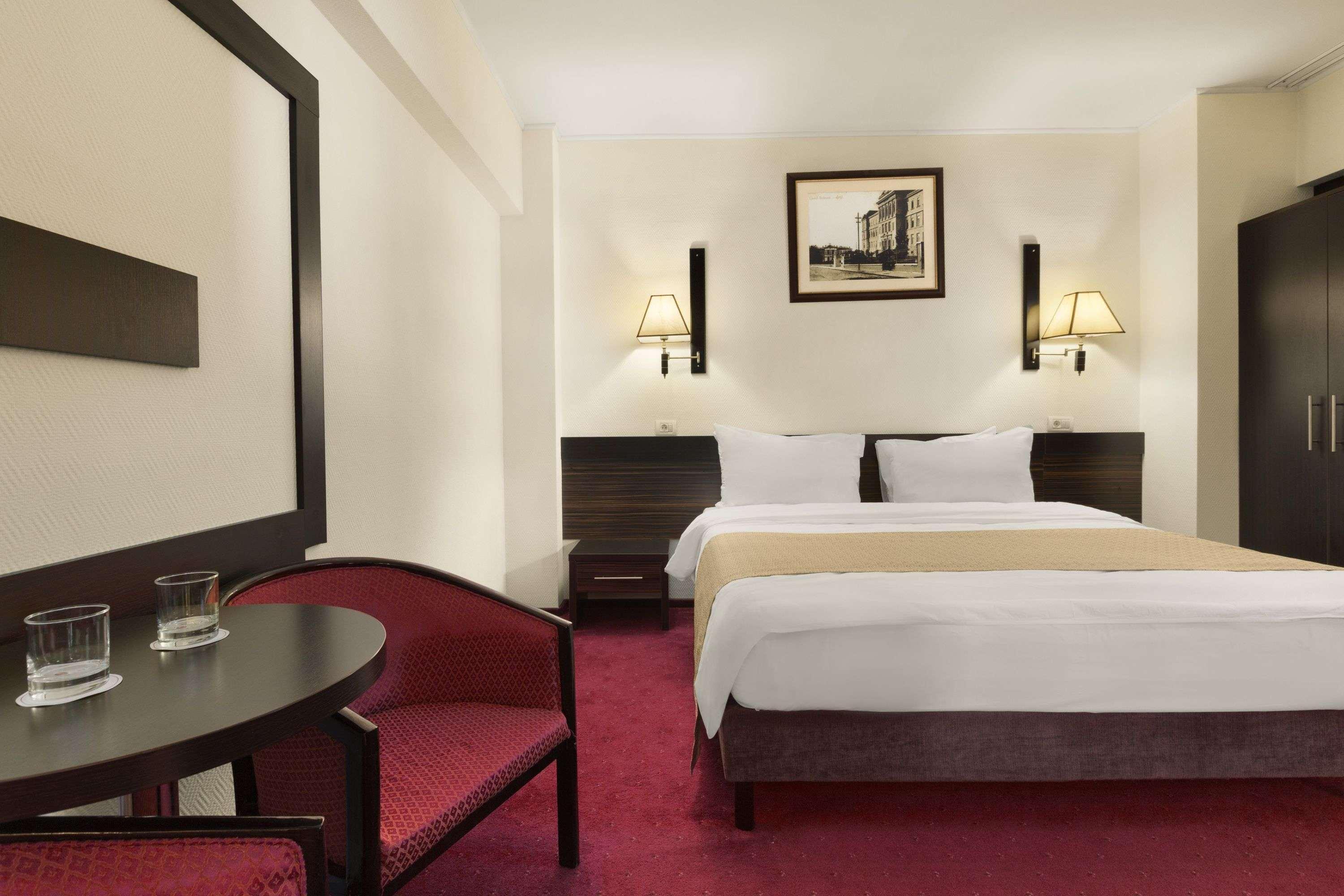 Ramada Iasi City Center Ngoại thất bức ảnh