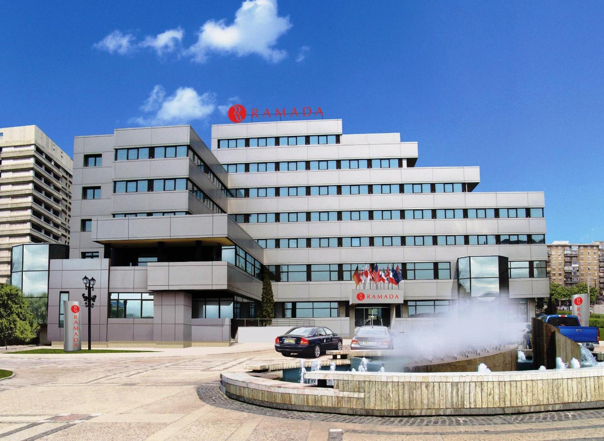Ramada Iasi City Center Ngoại thất bức ảnh